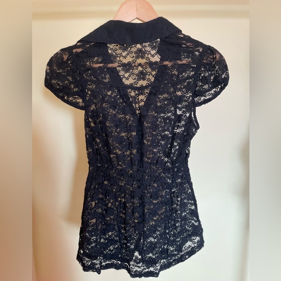 Vintage sheer lace black top, button details, puff sleeve, cinched waist - Picture 6 of 6
